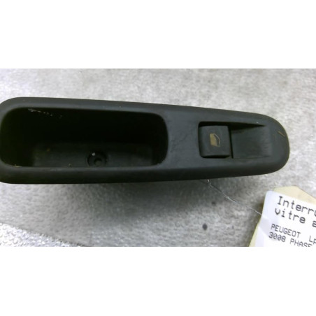 Interrupteur de leve vitre arriere gauche PEUGEOT 3008 1