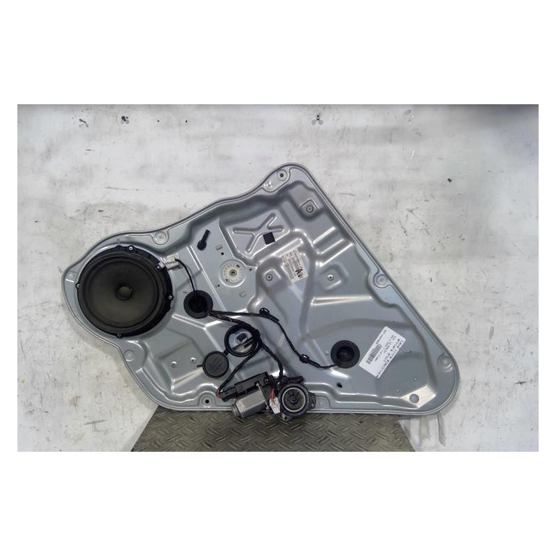 Leve vitre electrique arriere droit KIA CEE-D 1 SPORT WAGON Photo n°1