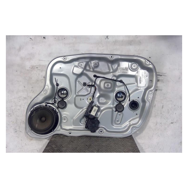 Leve vitre electrique avant droit KIA CEE-D 1 SPORT WAGON Photo n°1