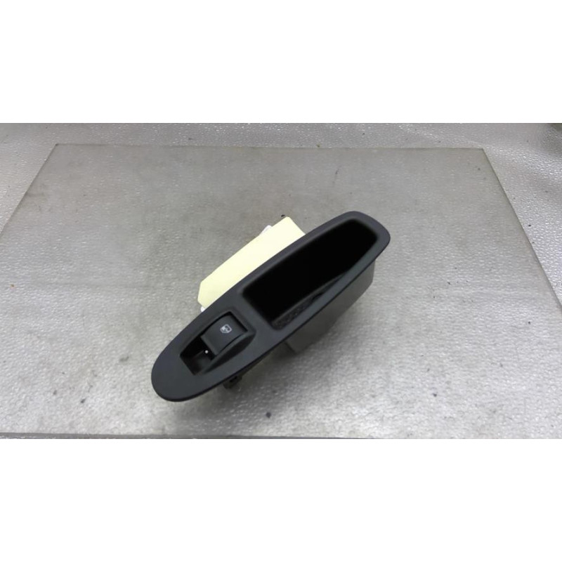 Interrupteur de leve vitre arriere droit FIAT PUNTO EVO 3 Photo n°1
