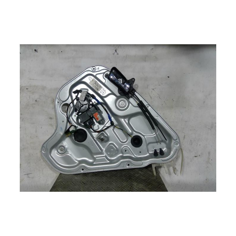 Leve vitre electrique arriere droit HYUNDAI I 30 1 Photo n°1