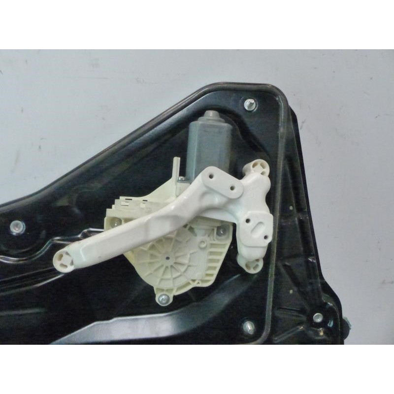 Leve vitre electrique arriere gauche LAND ROVER DISCOVERY 3 Photo n°1