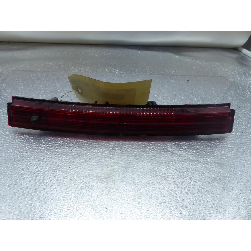 Feu arriere stop central RENAULT CLIO 4 Photo n°1