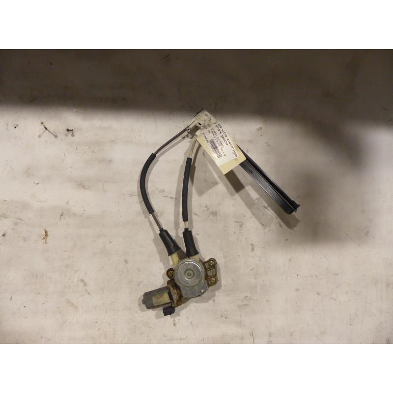 Leve vitre electrique arriere gauche ALFA ROMEO 147 Photo n°1