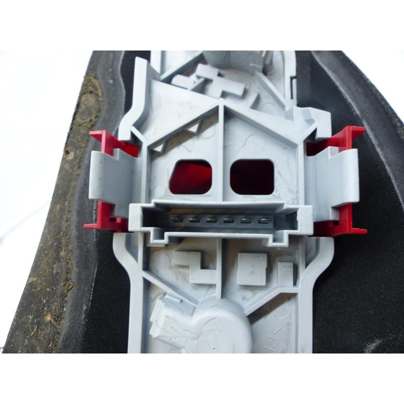 Feu arriere principal droit (feux) MERCEDES CLASSE A 169 Photo n°1