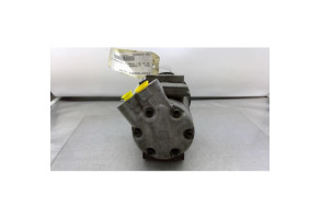Compresseur clim AUDI A3 1 Photo n°4