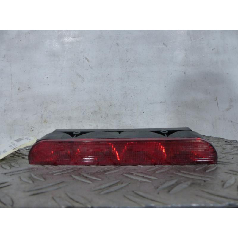 Feu arriere stop central AUDI A4 1 Photo n°1