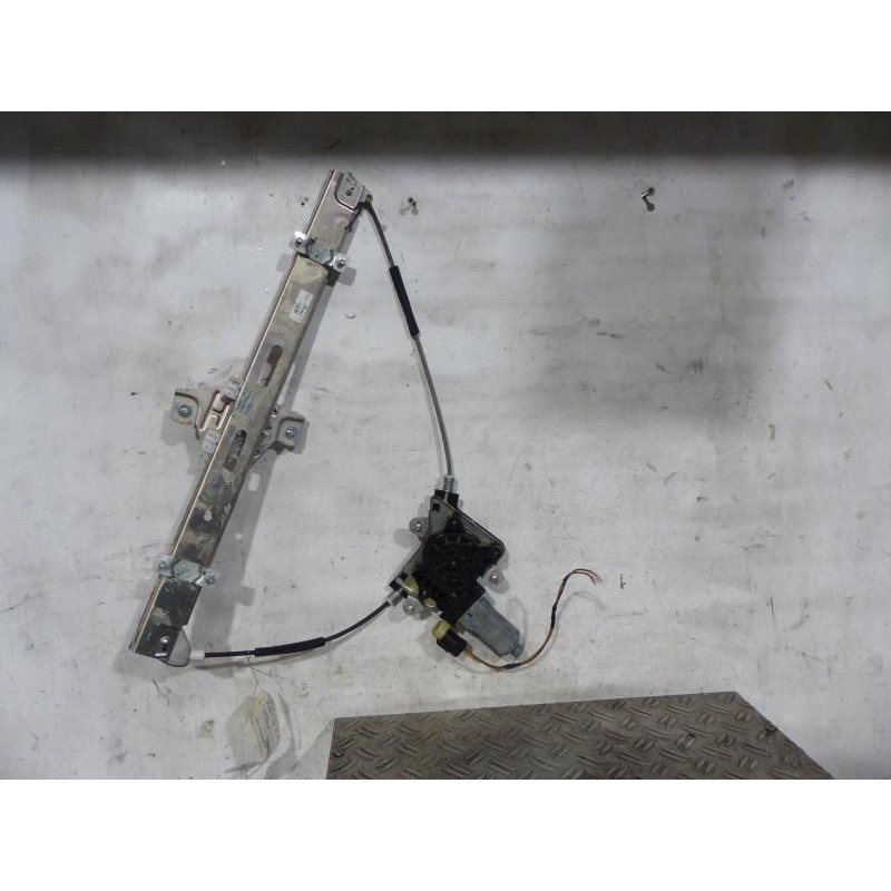 Leve vitre electrique avant droit HYUNDAI I 10 1 Photo n°1