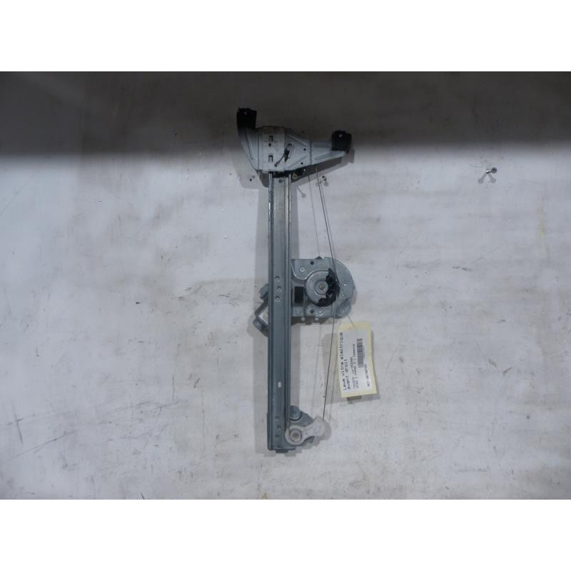 Leve vitre electrique avant droit TOYOTA AYGO 1 Photo n°1