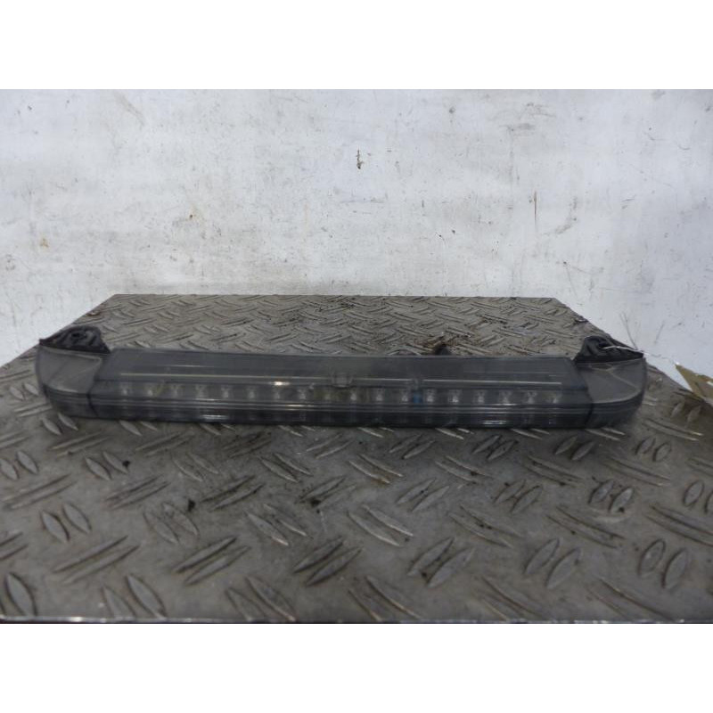 Feu arriere stop central MITSUBISHI GRANDIS Photo n°1