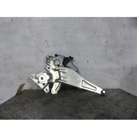 Leve vitre electrique arriere droit SUZUKI SWIFT 3