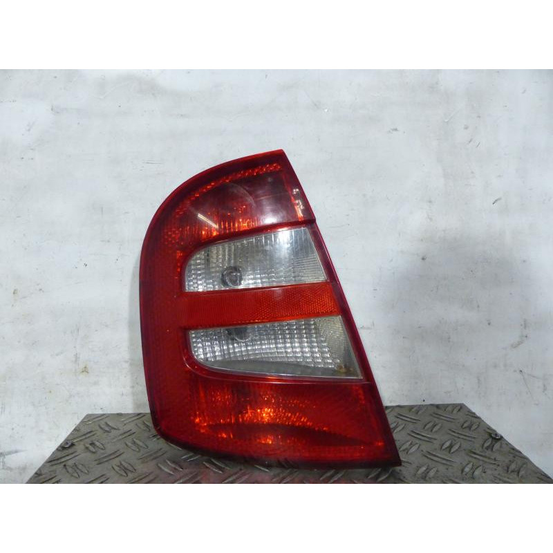Feu arriere principal gauche (feux) SKODA FABIA 1 Photo n°1