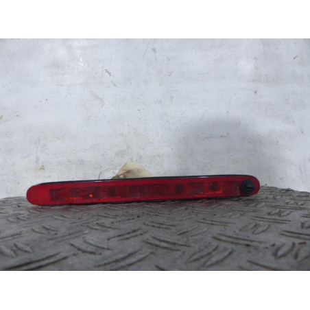 Feu arriere stop central SUZUKI ALTO 3