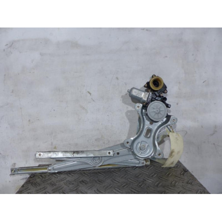 Leve vitre electrique arriere gauche TOYOTA COROLLA VERSO 2