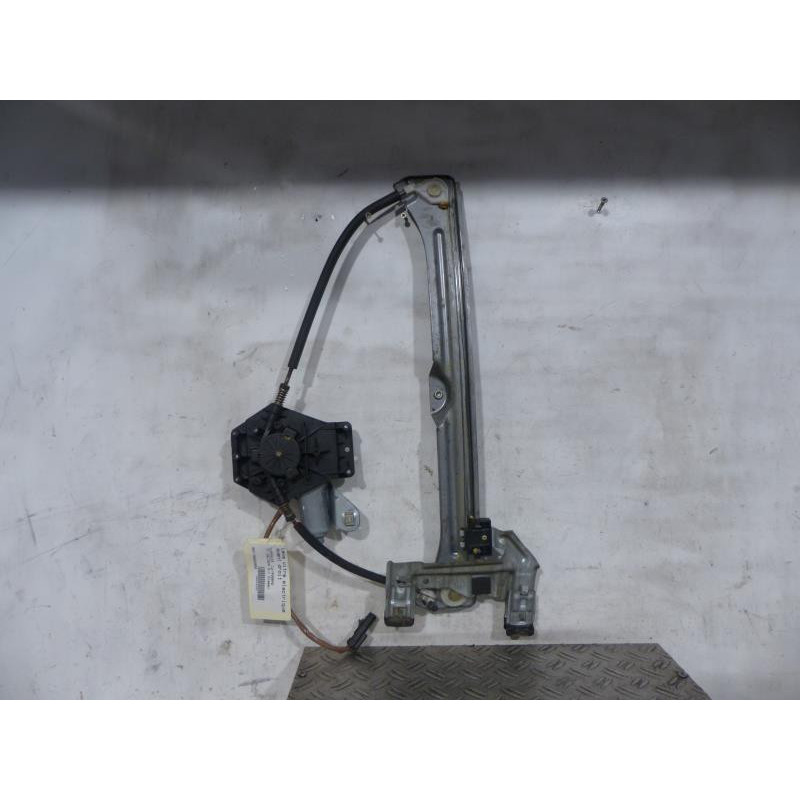 Leve vitre electrique avant droit CHRYSLER PT CRUISER Photo n°1