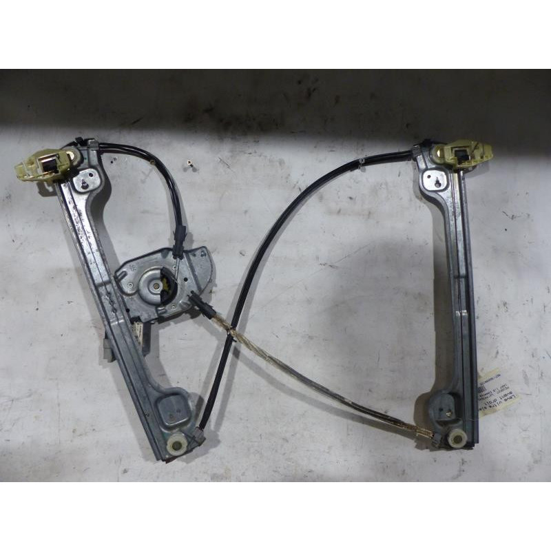 Leve vitre electrique avant droit PEUGEOT 1007 Photo n°1