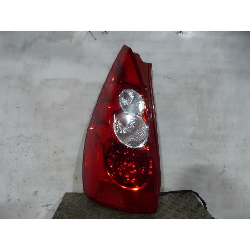 Feu arriere principal gauche (feux) MAZDA 5 1 Photo n°1