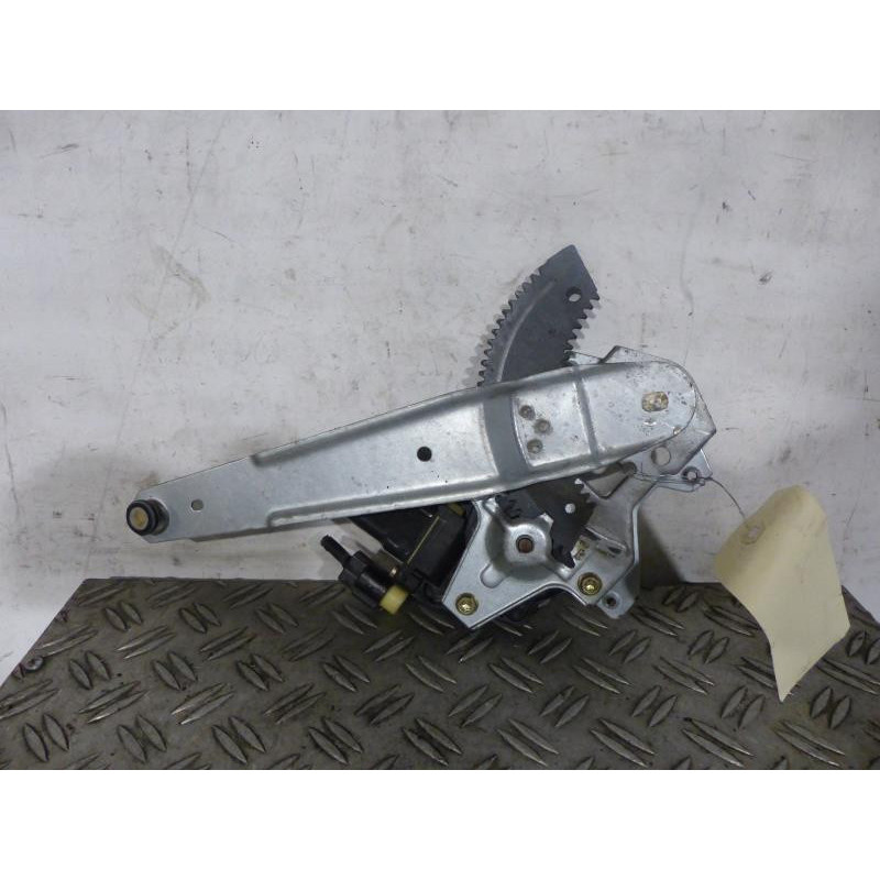 Leve vitre electrique arriere droit HYUNDAI GETZ Photo n°1