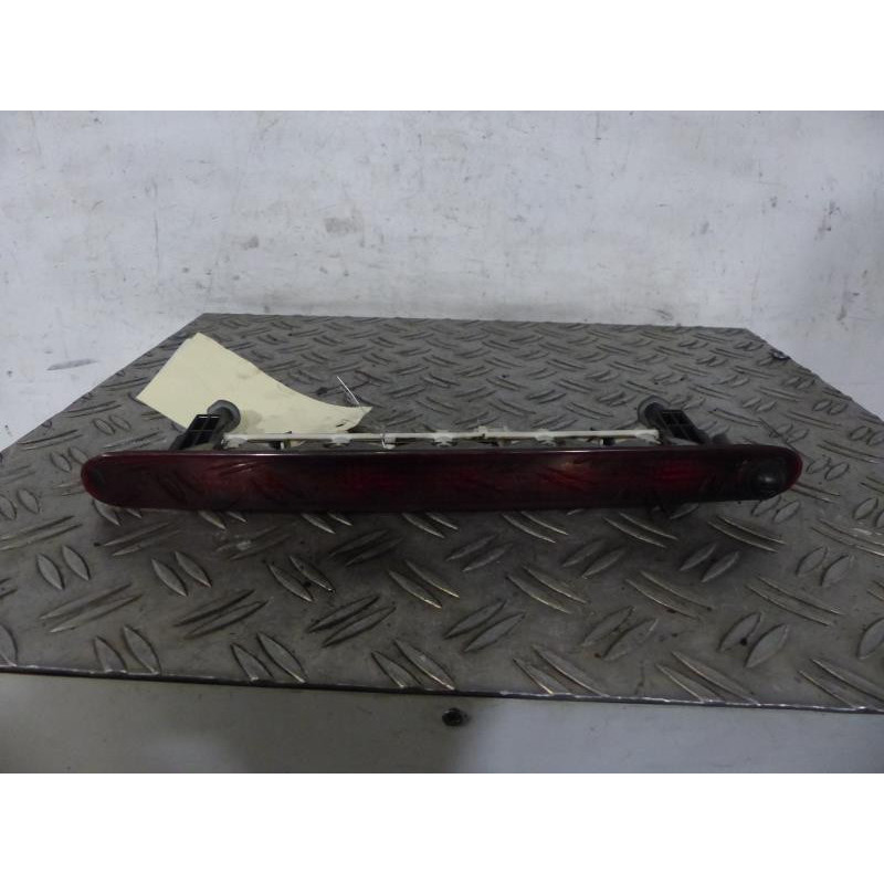 Feu arriere stop central SUZUKI SWIFT 3 Photo n°1