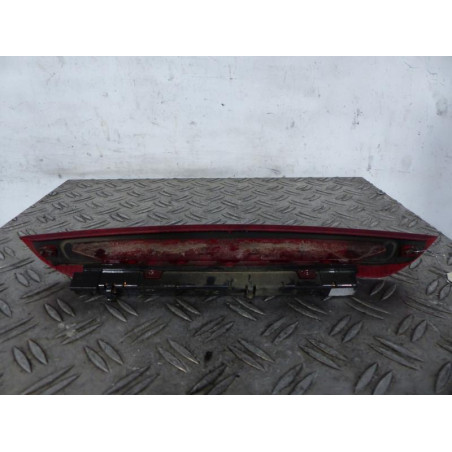 Feu arriere stop central FORD FOCUS 2