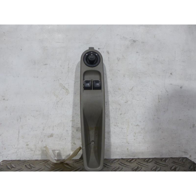 Interrupteur de leve vitre avant gauche RENAULT ZOE 1 Photo n°1