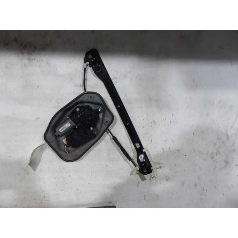 Leve vitre electrique arriere gauche VOLKSWAGEN GOLF PLUS Photo n°1