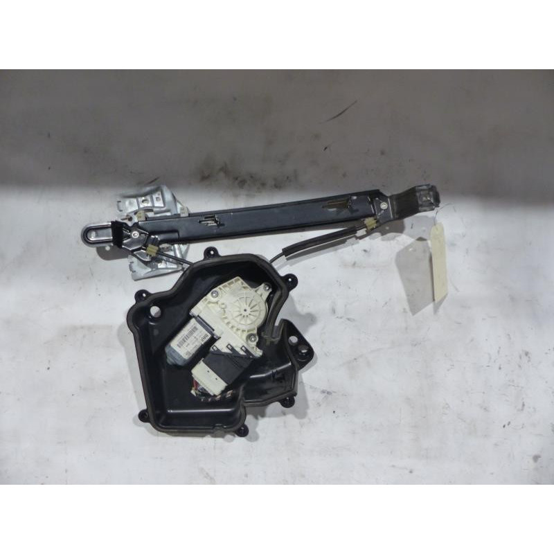 Leve vitre electrique arriere droit SEAT LEON 2 Photo n°1
