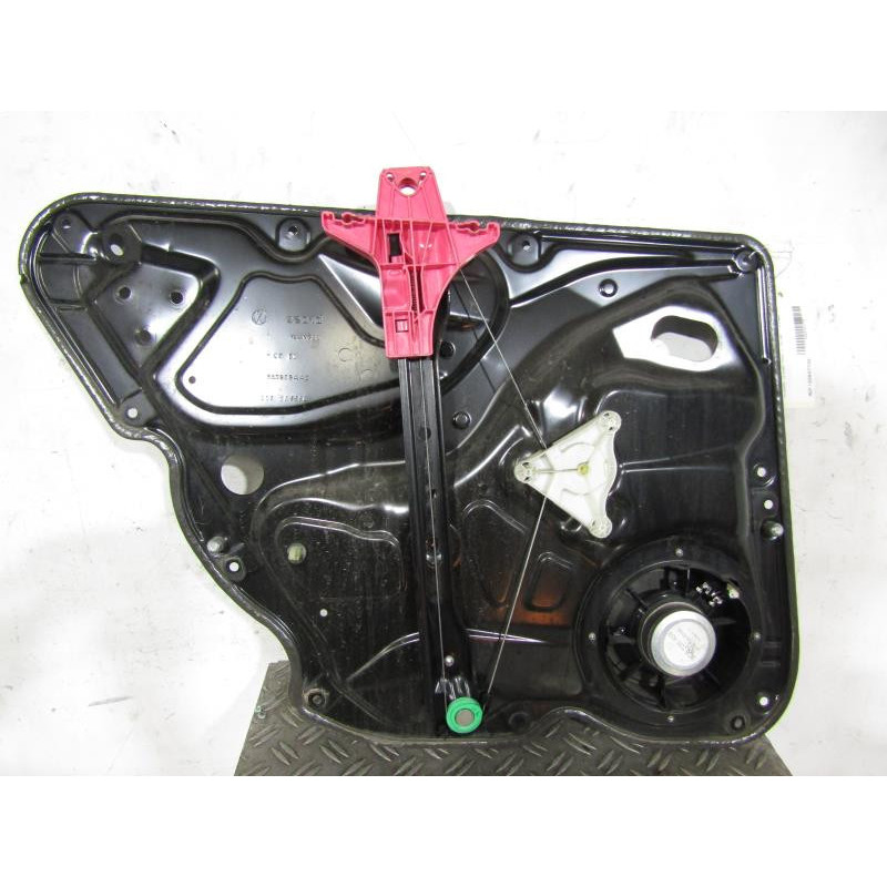 Leve vitre electrique arriere droit VOLKSWAGEN PASSAT 6 Photo n°1