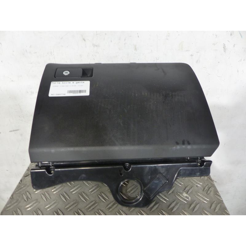 Porte boite a gants VOLKSWAGEN PASSAT 6 Photo n°1