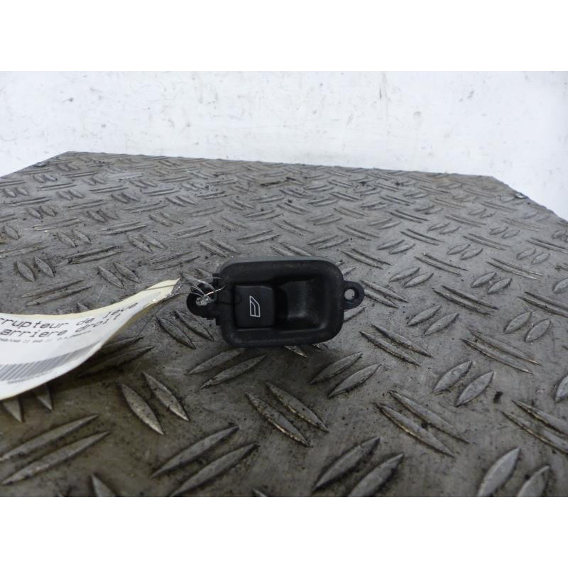 Interrupteur de leve vitre arriere droit VOLVO S 40 2 Photo n°1