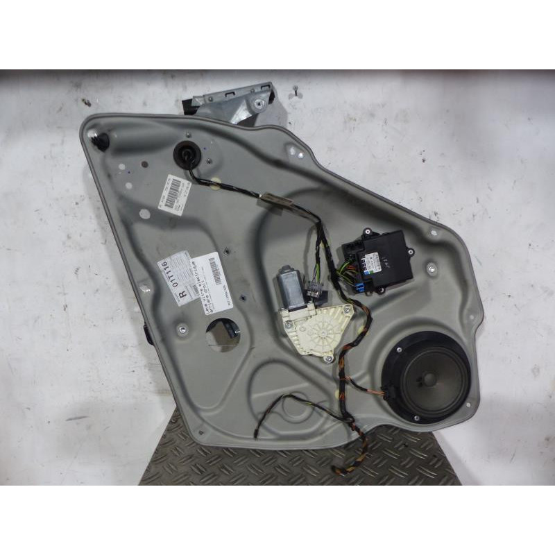 Leve vitre electrique arriere droit MERCEDES CLASSE B 245 Photo n°1