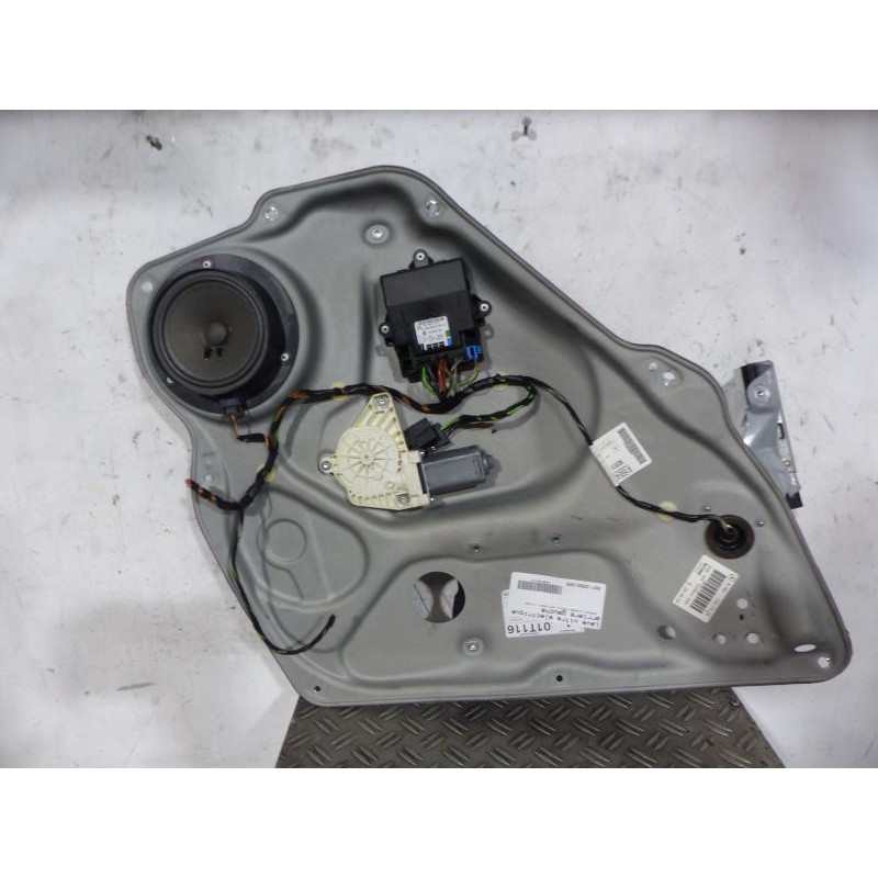 Leve vitre electrique arriere gauche MERCEDES CLASSE B 245 Photo n°1