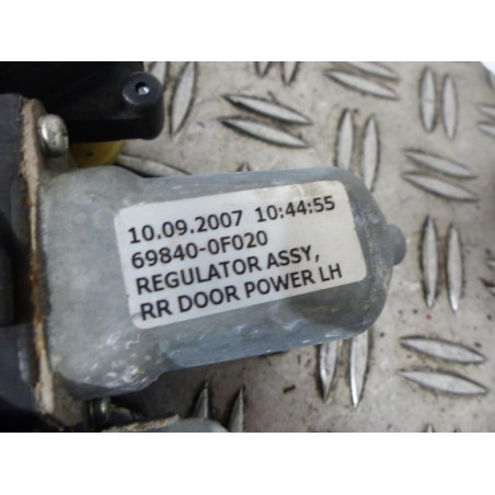 Leve vitre electrique arriere gauche TOYOTA COROLLA VERSO 2