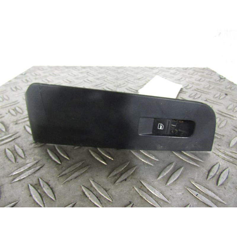 Interrupteur de leve vitre avant droit SKODA SUPERB 2 Photo n°1