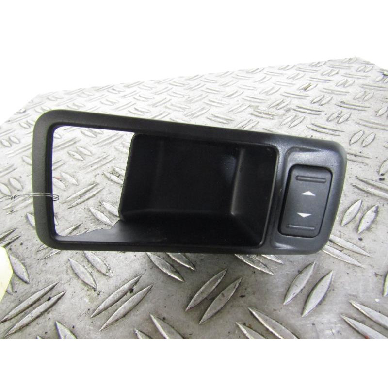 Interrupteur de leve vitre arriere droit FORD C-MAX 1 Photo n°1