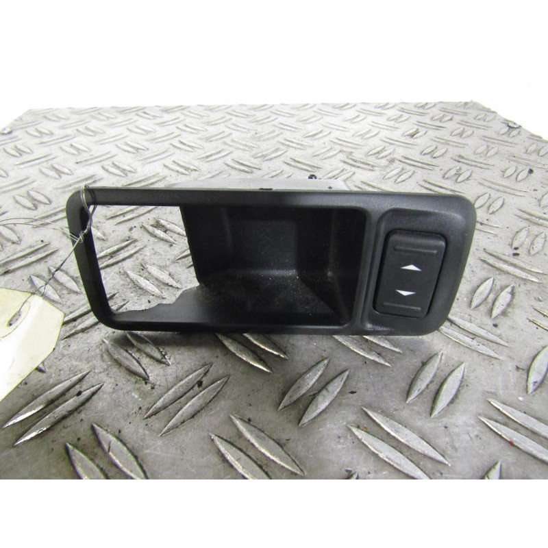 Interrupteur de leve vitre arriere gauche FORD C-MAX 1 Photo n°1