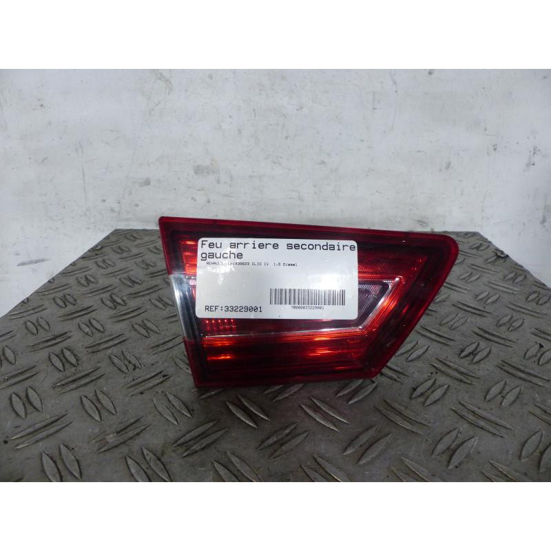 Feu arriere secondaire gauche (feux) RENAULT CLIO 4 Photo n°1
