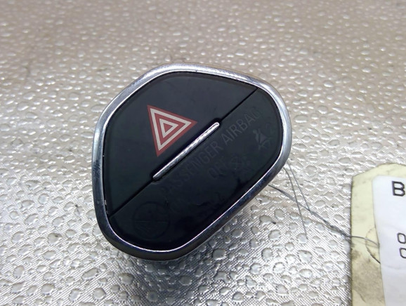 Bouton de warning OPEL CORSA E Photo n°1