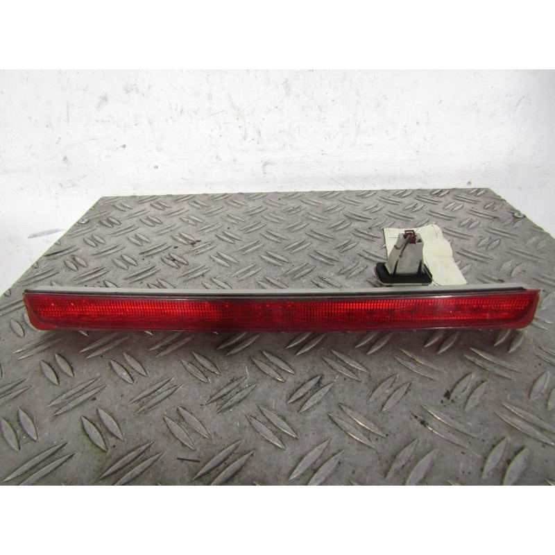 Feu arriere stop central MERCEDES CLASSE C 203 Photo n°1