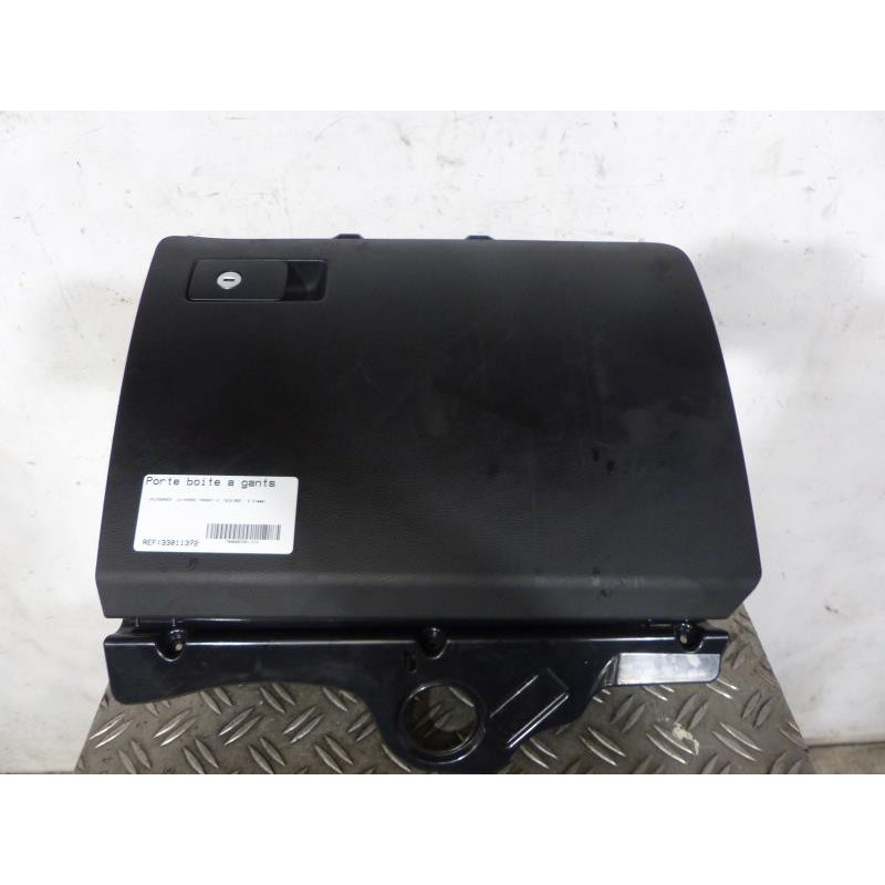 Porte boite a gants VOLKSWAGEN PASSAT 6 Photo n°1