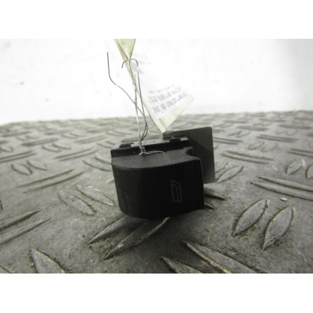 Interrupteur de leve vitre arriere droit AUDI A3 1