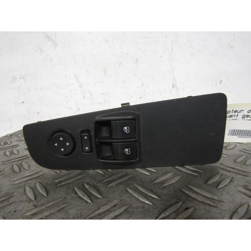 Interrupteur de leve vitre avant gauche FIAT BRAVO 2 Photo n°1