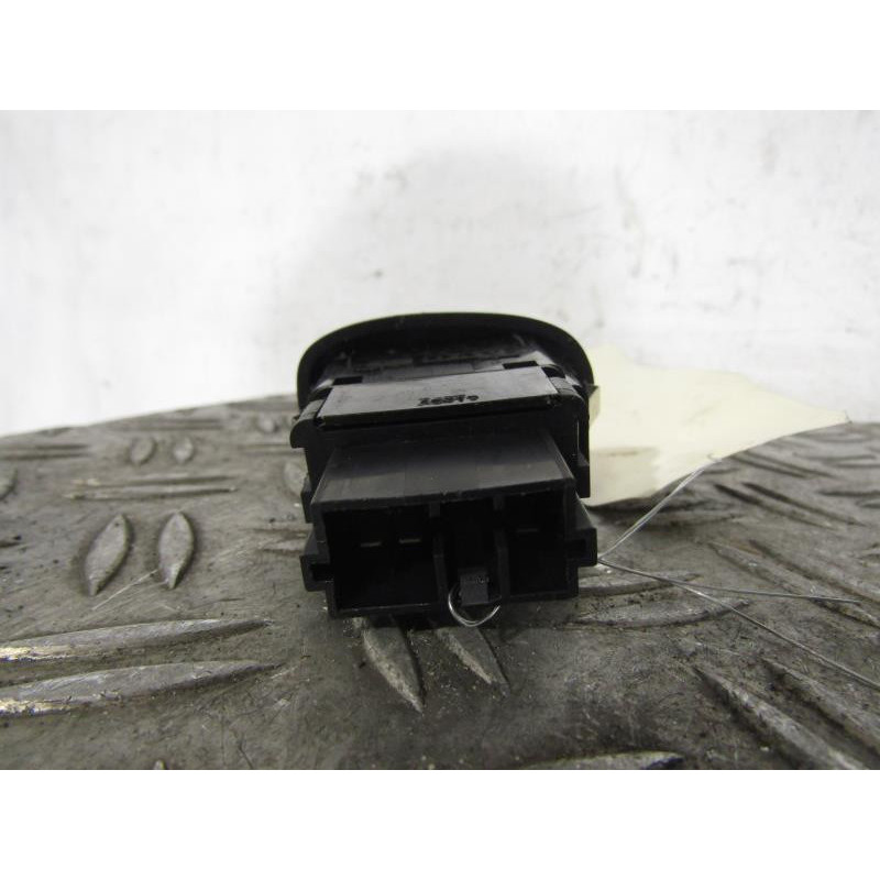 Interrupteur de leve vitre avant droit PEUGEOT 1007 Photo n°1