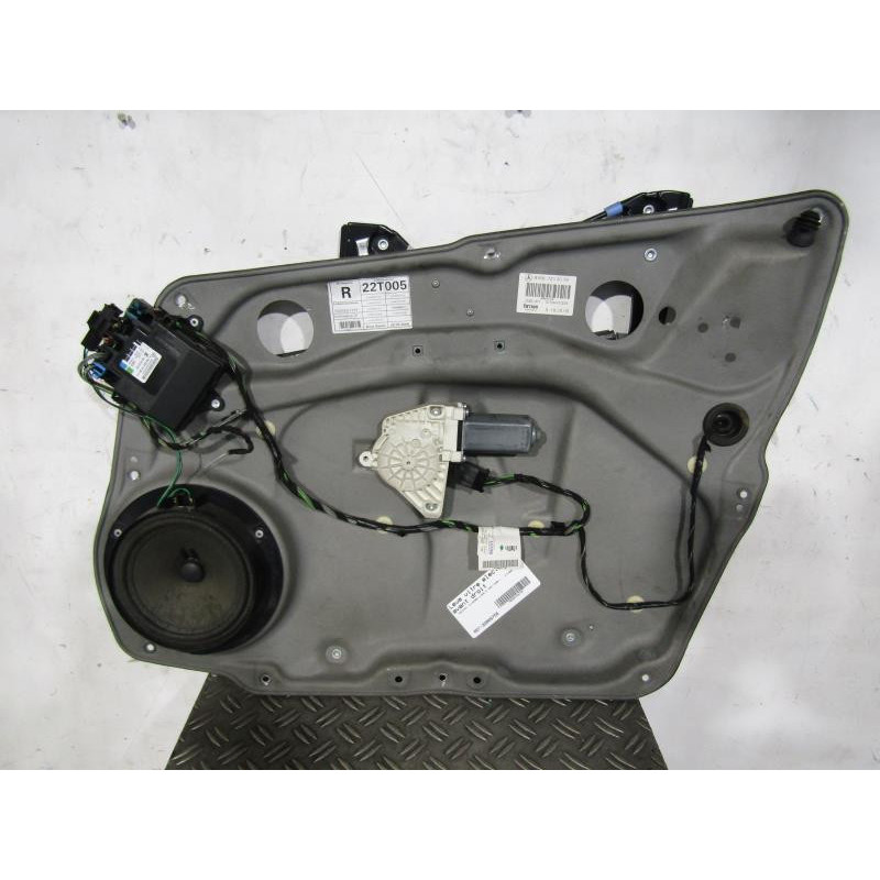 Leve vitre electrique avant droit MERCEDES CLASSE B 245 Photo n°1