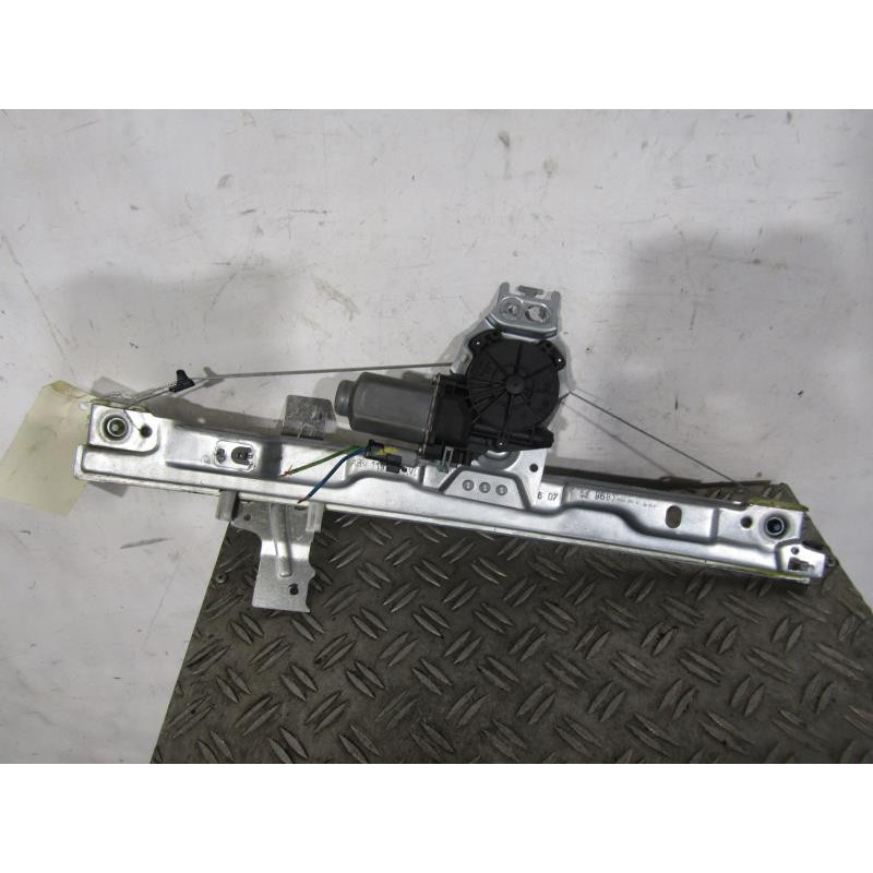 Leve vitre electrique avant droit PEUGEOT 207 Photo n°1