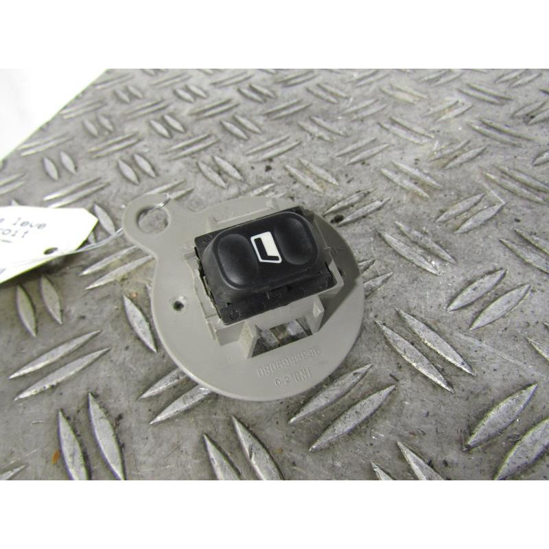 Interrupteur de leve vitre arriere droit CITROEN XSARA PICASSO Photo n°1