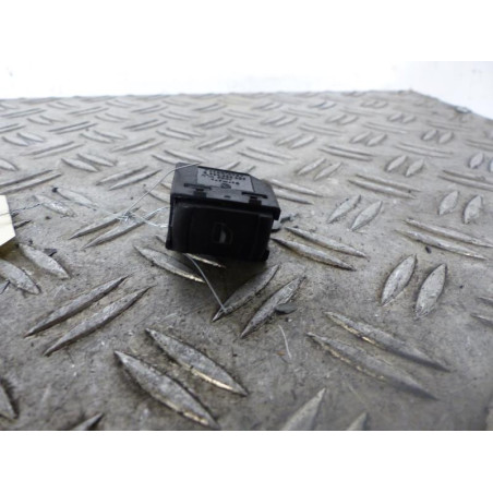 Interrupteur de leve vitre avant droit VOLKSWAGEN GOLF 4