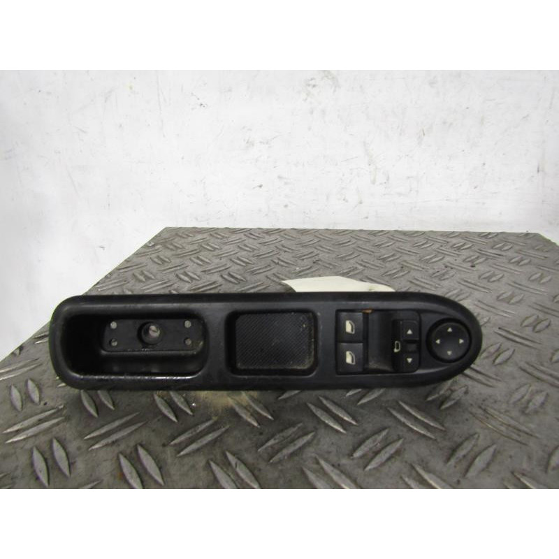 Interrupteur de leve vitre avant gauche PEUGEOT 407 Photo n°1