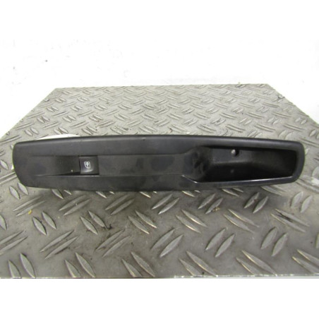 Interrupteur de leve vitre avant droit RENAULT MEGANE 3