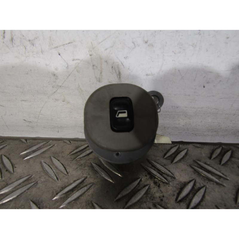 Interrupteur de leve vitre arriere droit CITROEN XSARA PICASSO Photo n°1